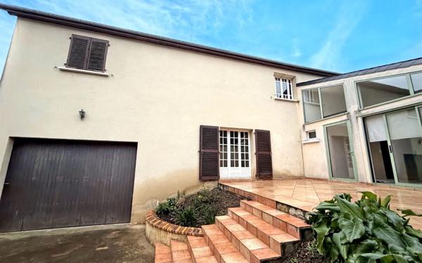 Maison à vendre    5 pièces • 221 m2 Mamers