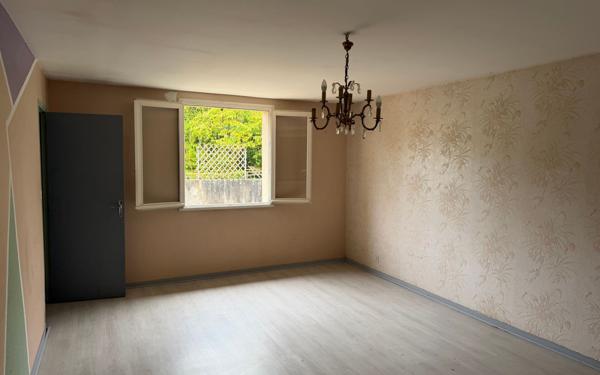 Maison à vendre    5 pièces • 221 m2 Mamers