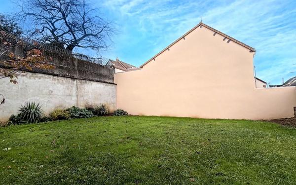 Maison à vendre    5 pièces • 221 m2 Mamers