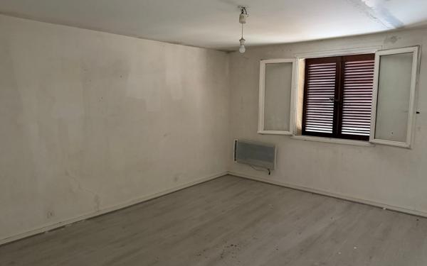 Maison à vendre    5 pièces • 221 m2 Mamers