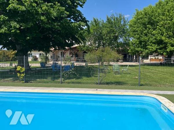 PROPRIETE A VENDRE  à 20 min de LIBOURNE (33500) et de SAINT ANDRE DE CUBZAC (33240) en Gironde...