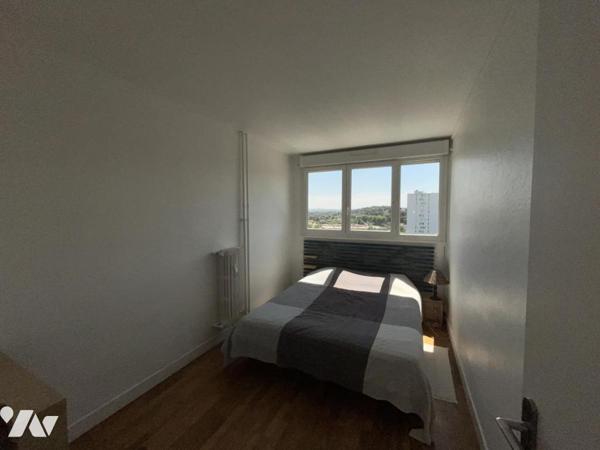 BEL APPARTEMENT T5 BAGNOLS SUR CEZE