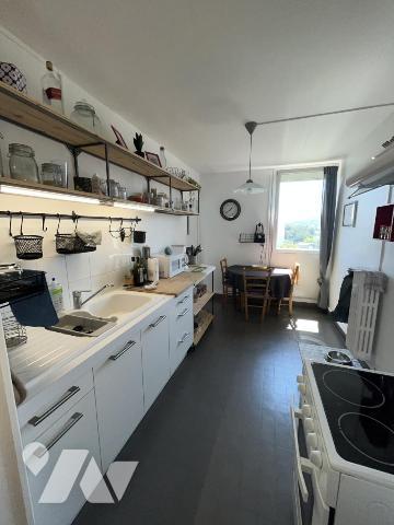 BEL APPARTEMENT T5 BAGNOLS SUR CEZE