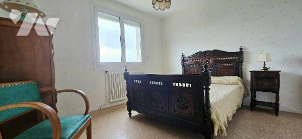 Maison de ville avec 4 chambre (possibilité 6) -  garage et jardin