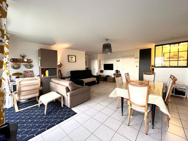 Appartement T4 Dernier étage 90 m² terrasse 45m² + box