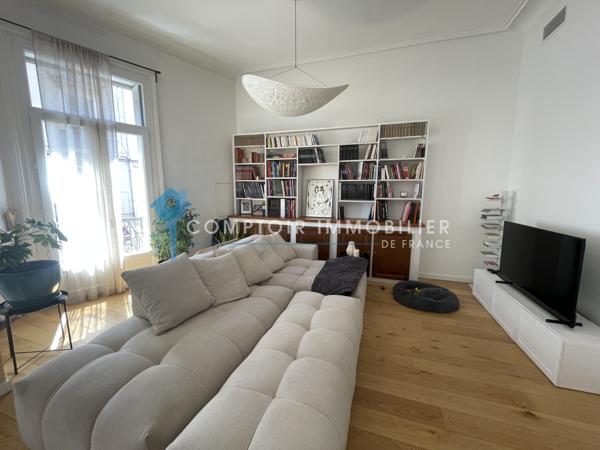 Appartement
                                                                                                                                                                                                                                                                                                                        4 pièce(s)                                                                                                                                                                                                          3 chambre(s)                                                                                                                                                                                                          145  m²