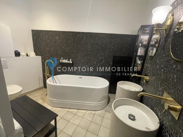 Appartement
                                                                                                                                                                                                                                                                                                                        4 pièce(s)                                                                                                                                                                                                          3 chambre(s)                                                                                                                                                                                                          145  m²