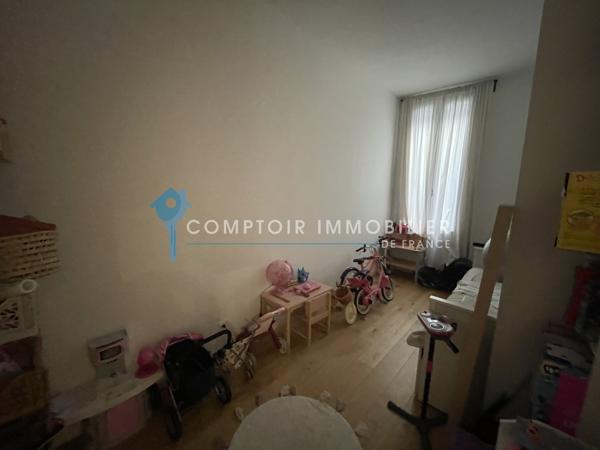 Appartement
                                                                                                                                                                                                                                                                                                                        4 pièce(s)                                                                                                                                                                                                          3 chambre(s)                                                                                                                                                                                                          145  m²