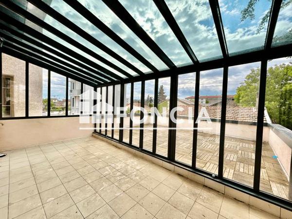 Location Appartement 3 pièces 64 m² - 10 RUE DE L'ARGONNE Lyon 69008