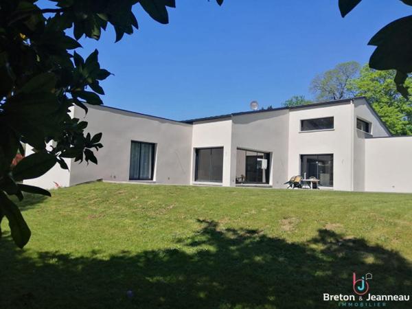 Contemporaine EXCEPTIONNELLE de 249 m² à Louvigné du Désert
