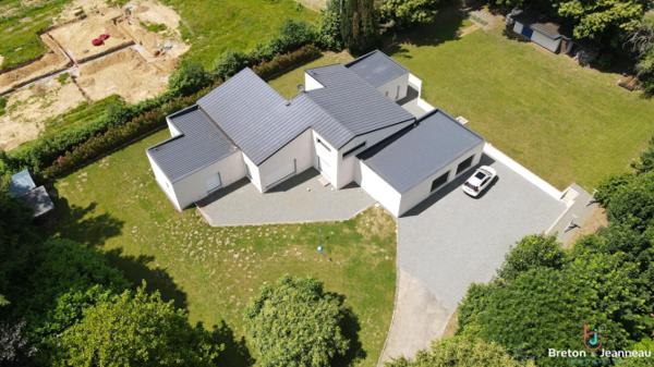 Contemporaine EXCEPTIONNELLE de 249 m² à Louvigné du Désert