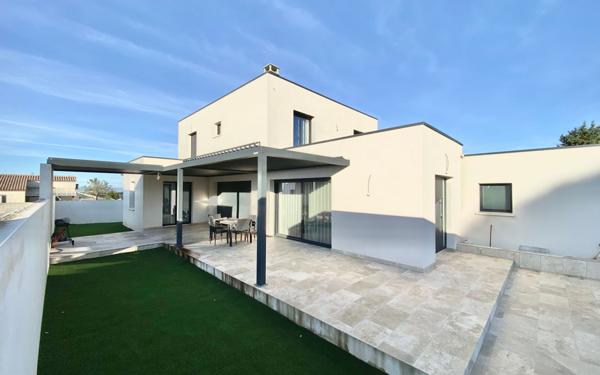 Maison à vendre    6 pièces •  Beauvoisin