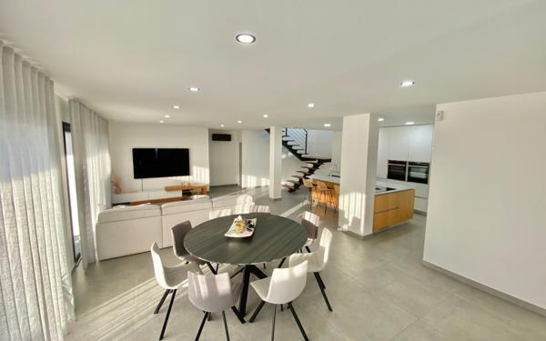 Maison à vendre    6 pièces •  Beauvoisin