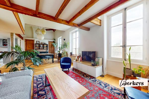 Duplex de charme de 87 m² – Dernier étage d'une maison bourgeoise – Terrasse tropézienne