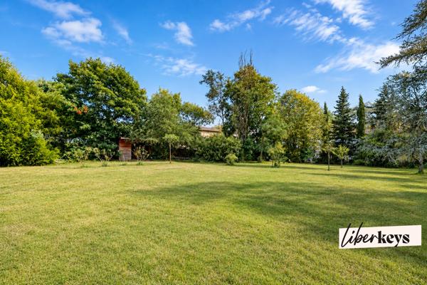 Duplex de charme de 87 m² – Dernier étage d'une maison bourgeoise – Terrasse tropézienne
