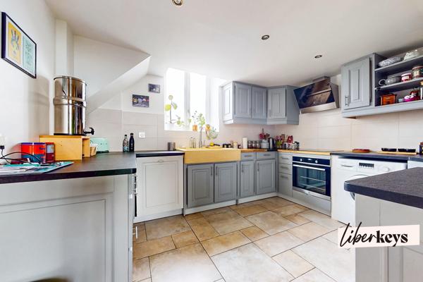 Duplex de charme de 87 m² – Dernier étage d'une maison bourgeoise – Terrasse tropézienne