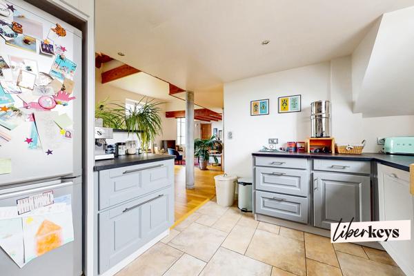 Duplex de charme de 87 m² – Dernier étage d'une maison bourgeoise – Terrasse tropézienne