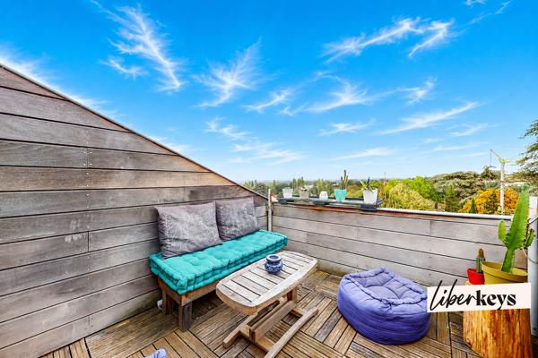 Duplex de charme de 87 m² – Dernier étage d'une maison bourgeoise – Terrasse tropézienne