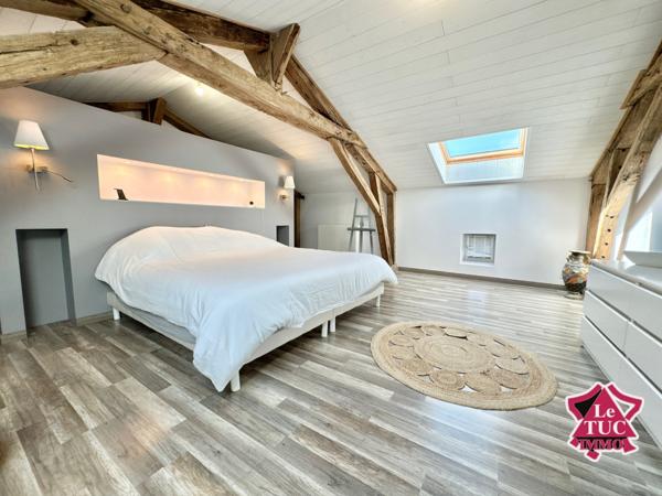 Ensemble immobilier au coeur d'un village médiéval. Penne-d'Agenais (47140)