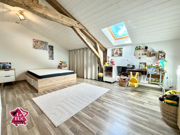 Ensemble immobilier au coeur d'un village médiéval. Penne-d'Agenais (47140)