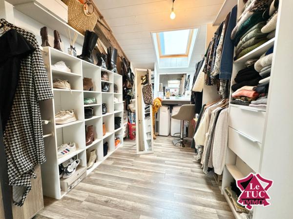 Ensemble immobilier au coeur d'un village médiéval. Penne-d'Agenais (47140)