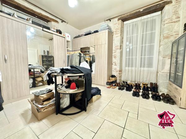 Ensemble immobilier au coeur d'un village médiéval. Penne-d'Agenais (47140)