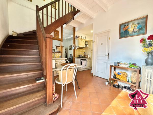 Ensemble immobilier au coeur d'un village médiéval. Penne-d'Agenais (47140)