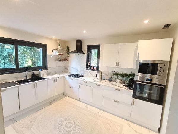 Maison Le Cannet Des Maures 6 pièce(s)