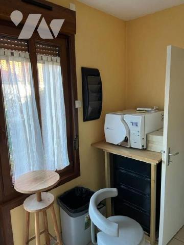 HESDIN, Maison d'habitation - Maison de ville semi-mitoyenne proche des commerces dans une rue ...