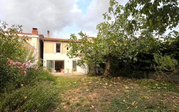 Maison à vendre    5 pièces •  Bordeaux