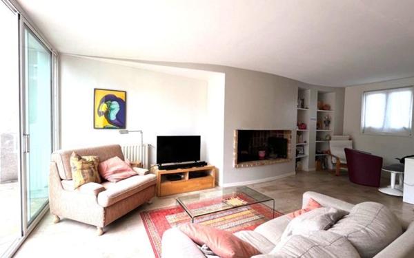 Maison à vendre    5 pièces •  Bordeaux