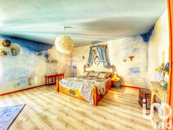 Maison de village 8 pièces de 223 m² à Mirabel-aux-Baronnies (26110)