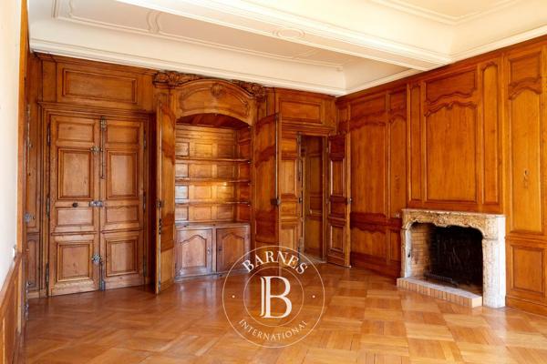 Beaune, Hôtel particulier 5 Chambres -  360 m² à vendre