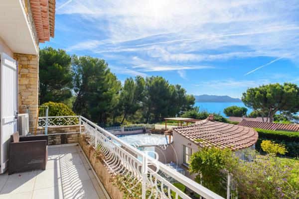 Sanary-sur-Mer, Villa 11 Chambres -  290 m² à vendre