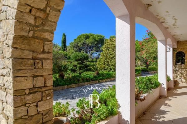 Sanary-sur-Mer, Villa 11 Chambres -  290 m² à vendre
