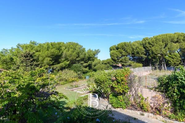 Sanary-sur-Mer, Villa 11 Chambres -  290 m² à vendre