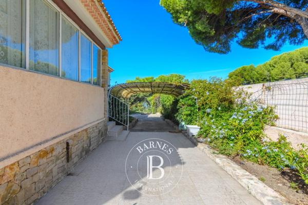Sanary-sur-Mer, Villa 11 Chambres -  290 m² à vendre