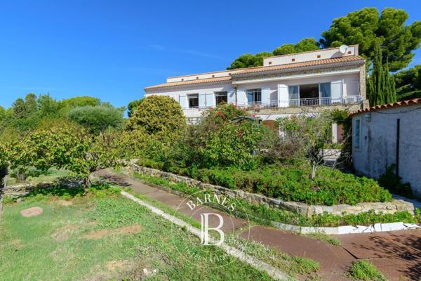 Sanary-sur-Mer, Villa 11 Chambres -  290 m² à vendre