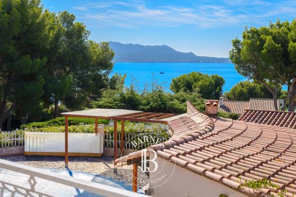 Sanary-sur-Mer, Villa 11 Chambres -  290 m² à vendre