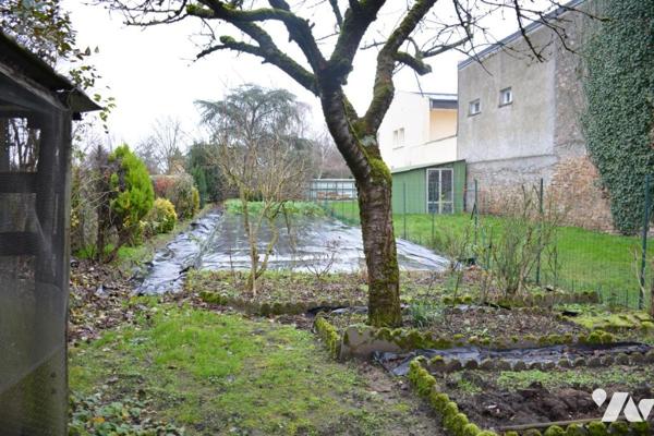 Vente sur la commune de Sablé sur Sarthe une maison d'habitation avec un jardin