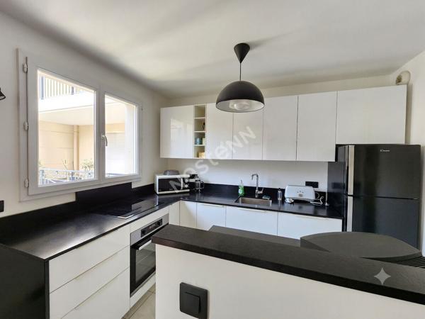 PUTEAUX: APPARTEMENT de 3 pièces avec balcon, cave