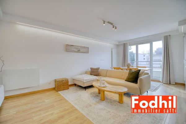 Superbe 3 pièces lumineux avec balcon, cave et deux parkings à proximité du centre-ville