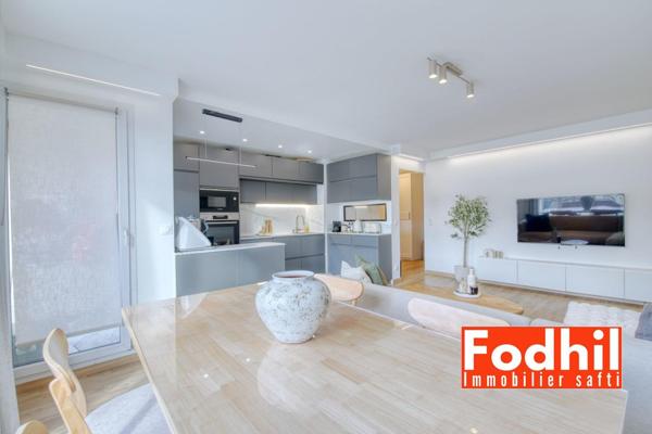 Superbe 3 pièces lumineux avec balcon, cave et deux parkings à proximité du centre-ville