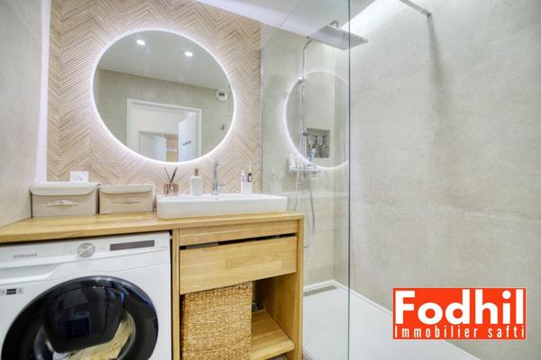 Superbe 3 pièces lumineux avec balcon, cave et deux parkings à proximité du centre-ville