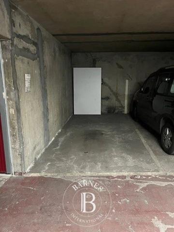 Paris 18ème, Parking   à vendre