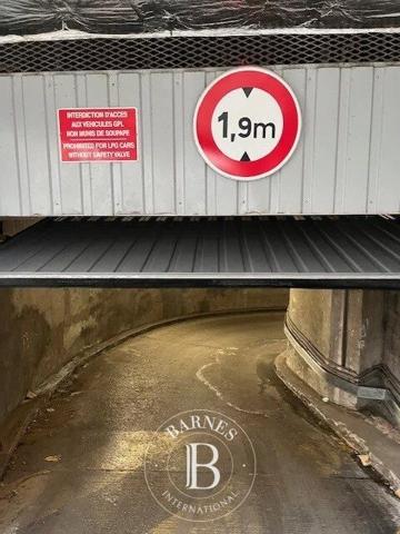 Paris 18ème, Parking   à vendre