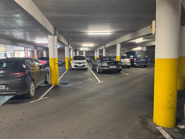 Appartement T2 vue sur le Port avec terrasse et stationnement