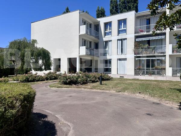 Appartement 3 pièces de 83 m² – Double balcon – Grand séjour – Possibilité F4