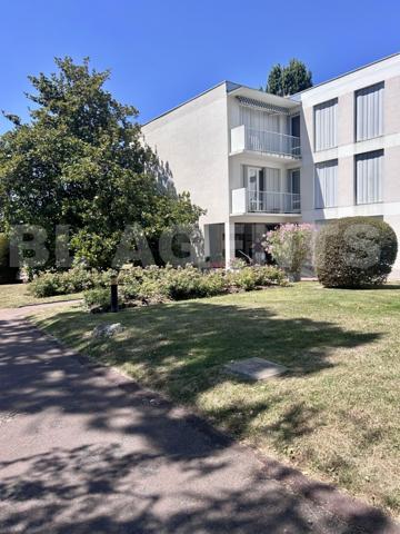 Appartement 3 pièces de 83 m² – Double balcon – Grand séjour – Possibilité F4