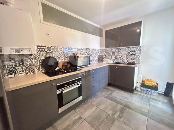 Appartement 3 pièces de 83 m² – Double balcon – Grand séjour – Possibilité F4